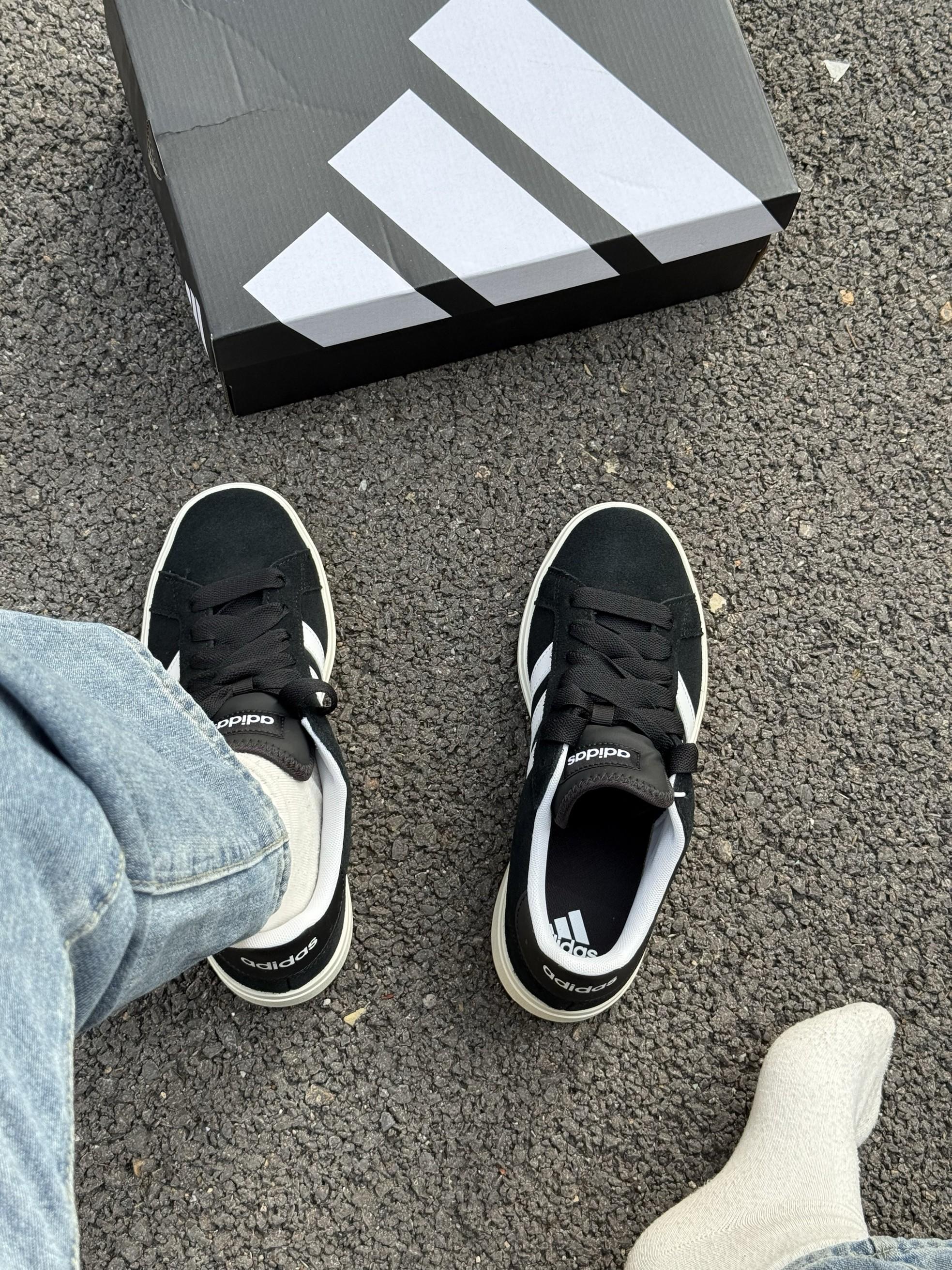 今天的快乐,是这双小黑鞋给的~